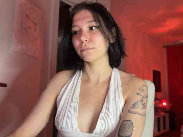 PinkDolly18 webcam