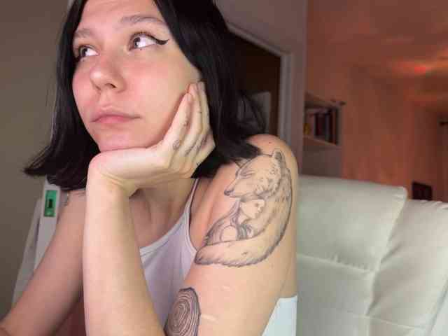 PinkDolly18 webcam