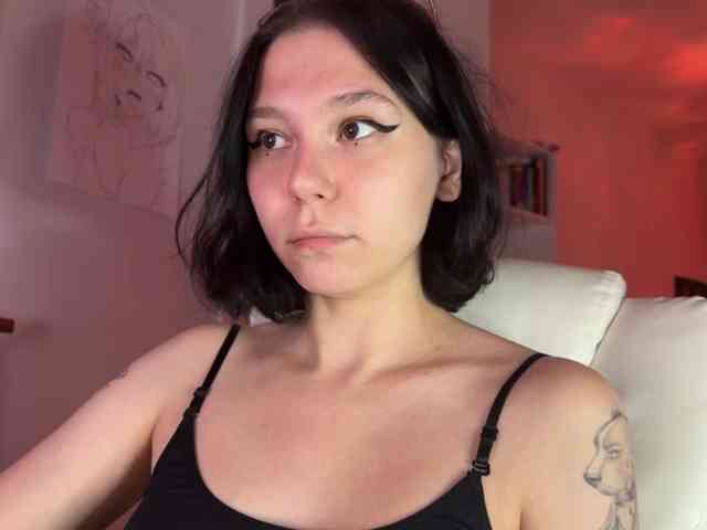 PinkDolly18 webcam