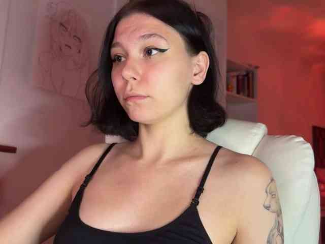 PinkDolly18 webcam