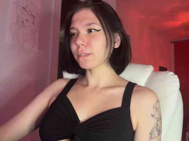 PinkDolly18 webcam