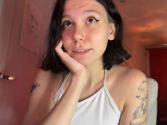 PinkDolly18 webcam