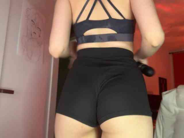PinkDolly18 webcam