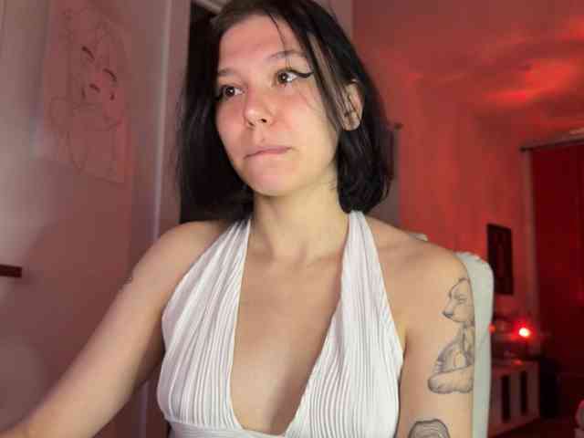PinkDolly18 webcam
