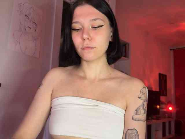 PinkDolly18 webcam