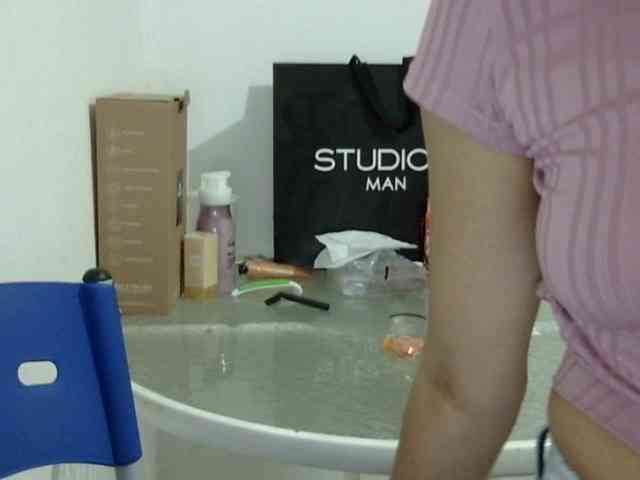 ElizabethMart webcam