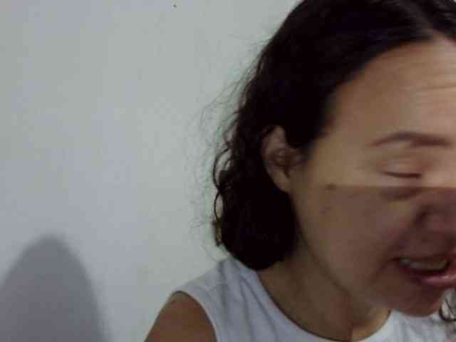 ElizabethMart webcam