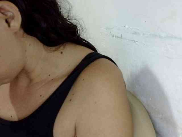 ElizabethMart webcam