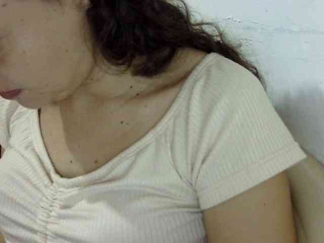 ElizabethMart webcam