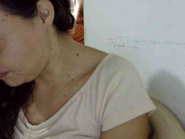 ElizabethMart webcam