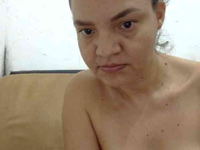 ElizabethMart webcam