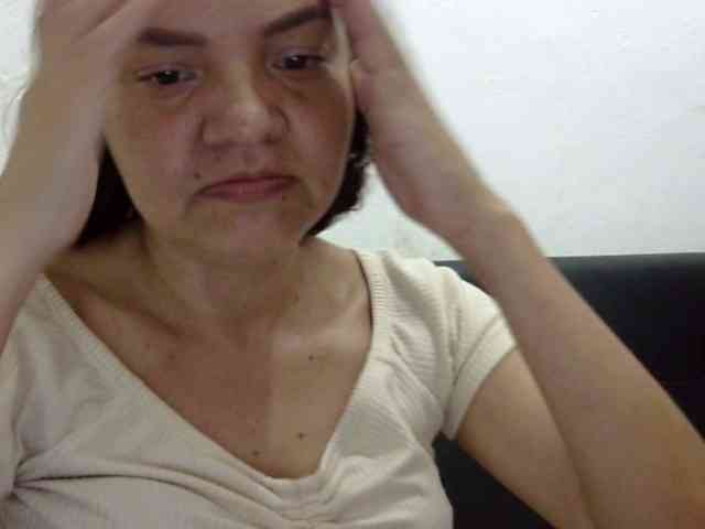 ElizabethMart webcam