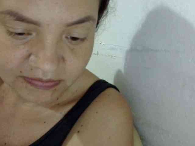 ElizabethMart webcam