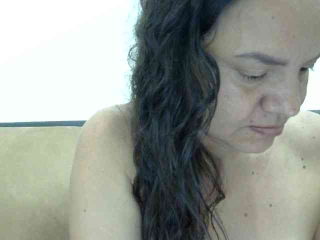ElizabethMart webcam