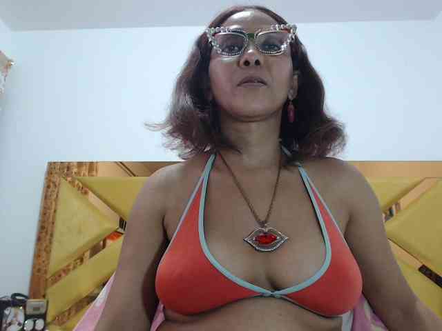 SashaMacgrego webcam