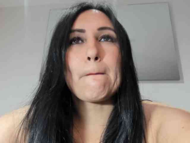 foy-porn1 Live Webcam on BongaCams