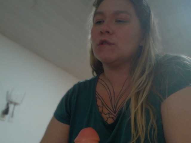 Lilye's BongaCams show and profile