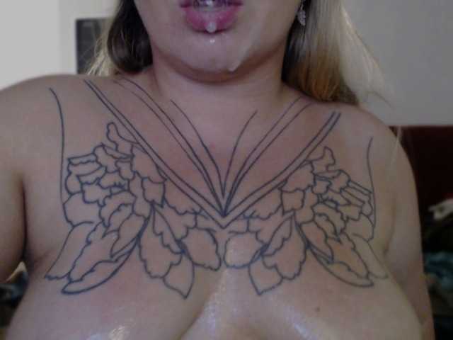 Lilye's BongaCams show and profile