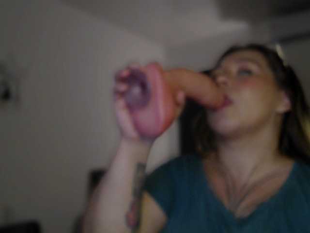 Lilye's BongaCams show and profile