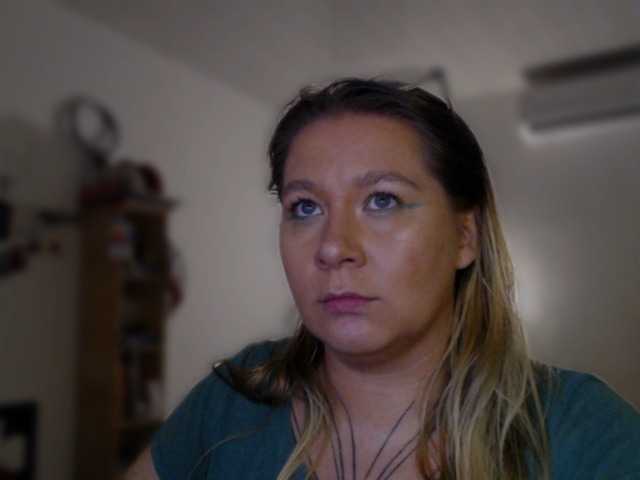 Lilye's BongaCams show and profile