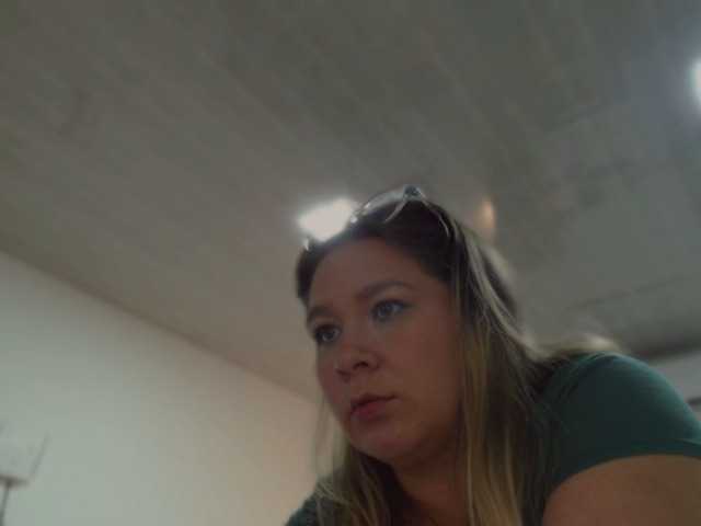 Lilye's BongaCams show and profile