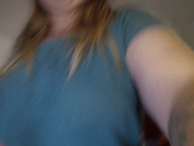 Lilye's BongaCams show and profile