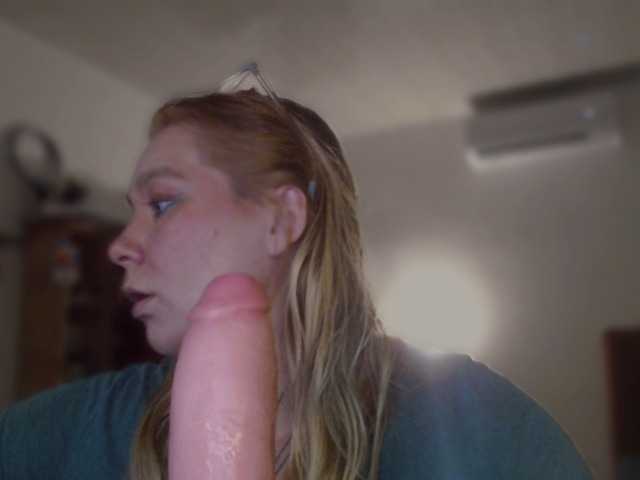 Lilye's BongaCams show and profile