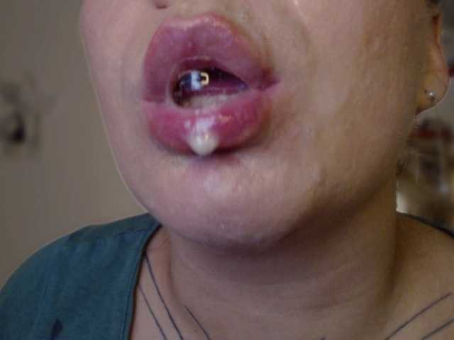 Lilye's BongaCams show and profile