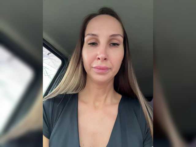 hothoneybabe's BongaCams show and profile