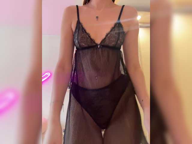 hothoneybabe's BongaCams show and profile