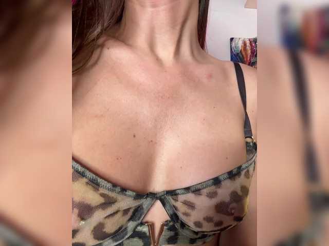 hothoneybabe's BongaCams show and profile