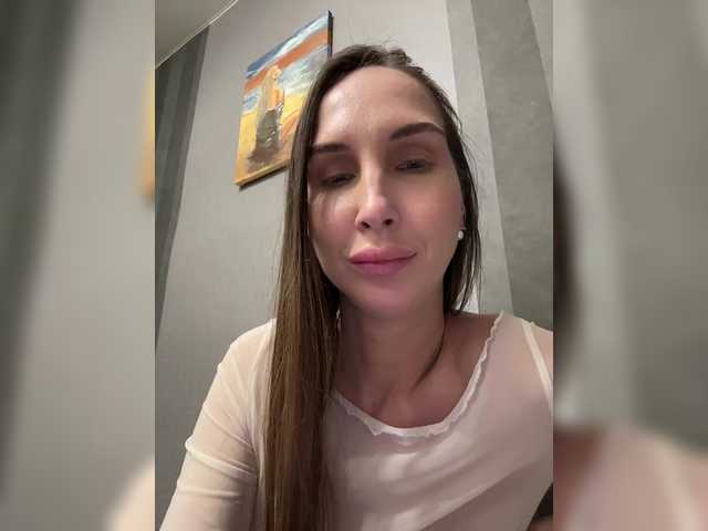 hothoneybabe's BongaCams show and profile