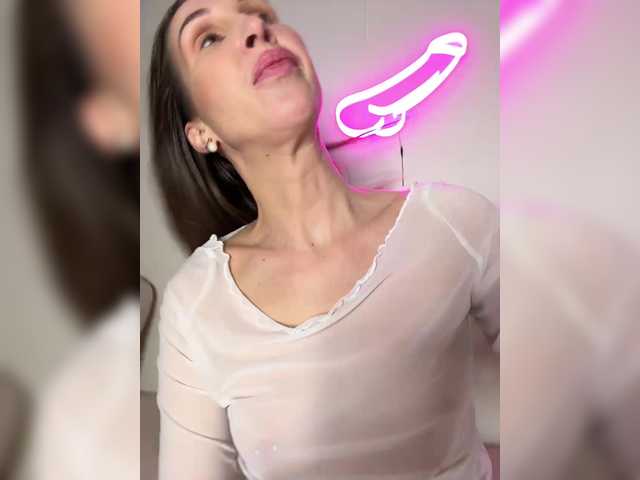 hothoneybabe's BongaCams show and profile