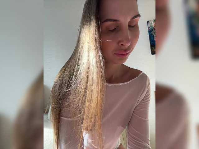 hothoneybabe's BongaCams show and profile