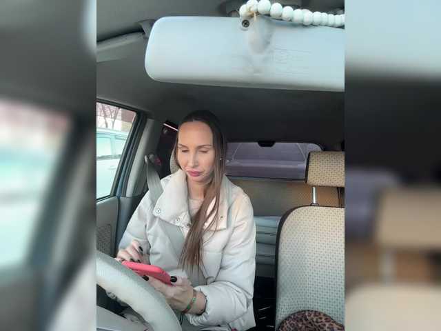 hothoneybabe's BongaCams show and profile