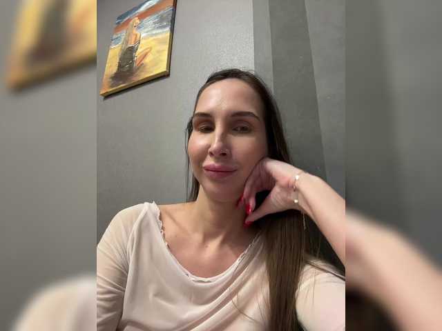 hothoneybabe's BongaCams show and profile