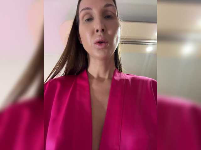 hothoneybabe's BongaCams show and profile