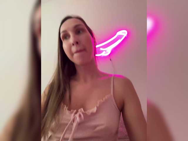 hothoneybabe from BongaCams is Freechat