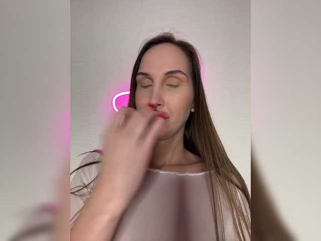 hothoneybabe's BongaCams show and profile