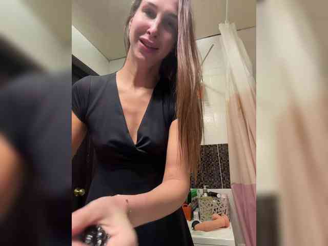 hothoneybabe Live Webcam on BongaCams