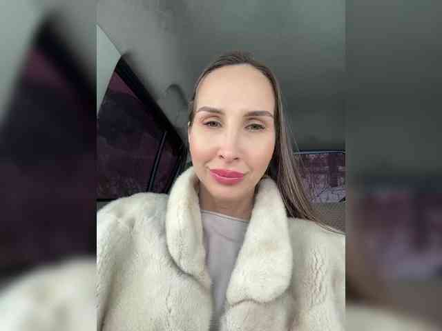 hothoneybabe Live Webcam on BongaCams