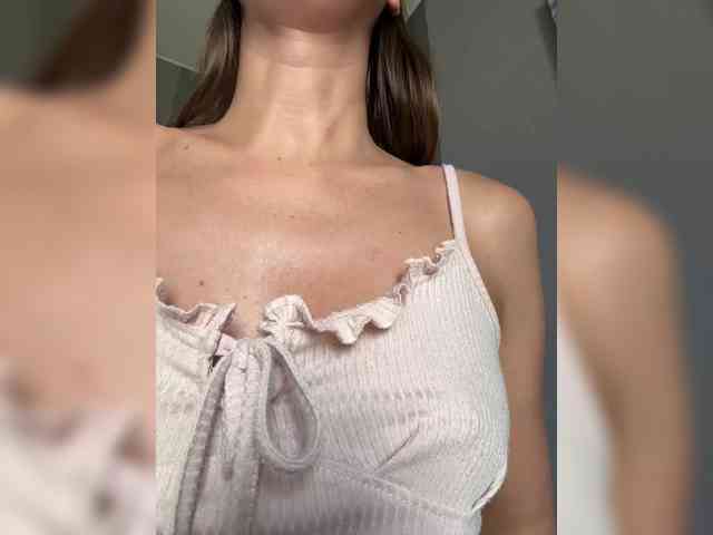 hothoneybabe Live Webcam on BongaCams