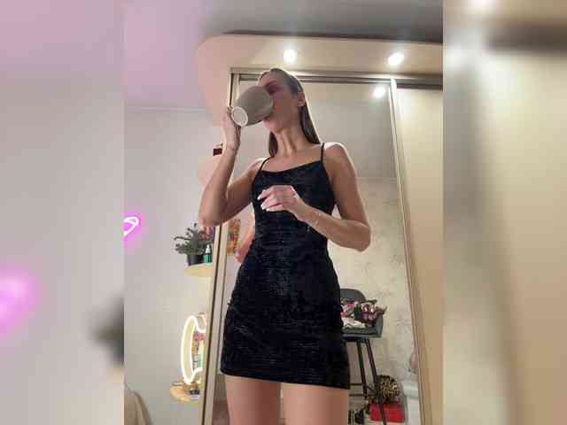 hothoneybabe Live Webcam on BongaCams