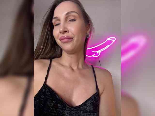 hothoneybabe Live Webcam on BongaCams