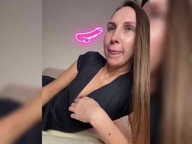 hothoneybabe Live Webcam on BongaCams