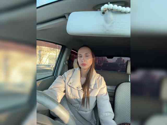 hothoneybabe Live Webcam on BongaCams