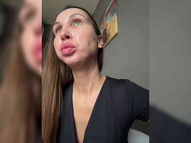 hothoneybabe Live Webcam on BongaCams
