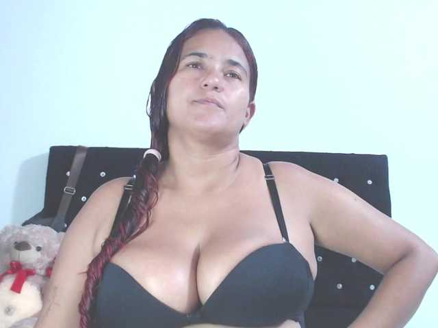 isabellegree's BongaCams show and profile