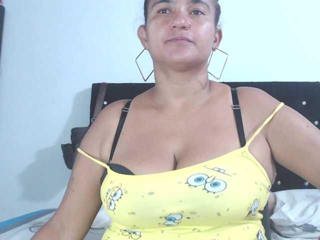 isabellegree's BongaCams show and profile