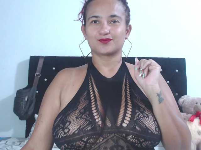isabellegree's BongaCams show and profile